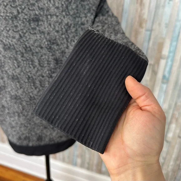 Lululemon 12 Black White Ribbed Run Rest Less Pullover Top Athletic Luxtreme - Picture 5 of 5